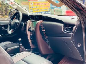 Xe Toyota Fortuner 2.7V 4x2 AT 2018