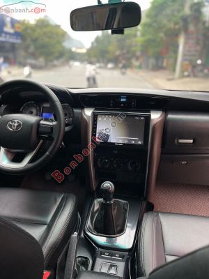 Xe Toyota Fortuner 2.7V 4x2 AT 2018