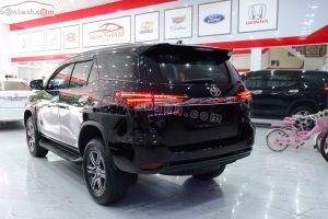 Xe Toyota Fortuner 2.4G 4x2 AT 2021