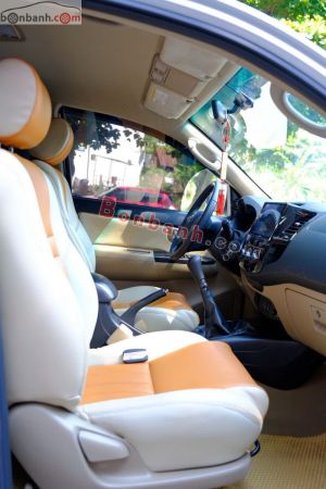 Xe Toyota Fortuner 2.5G 2015